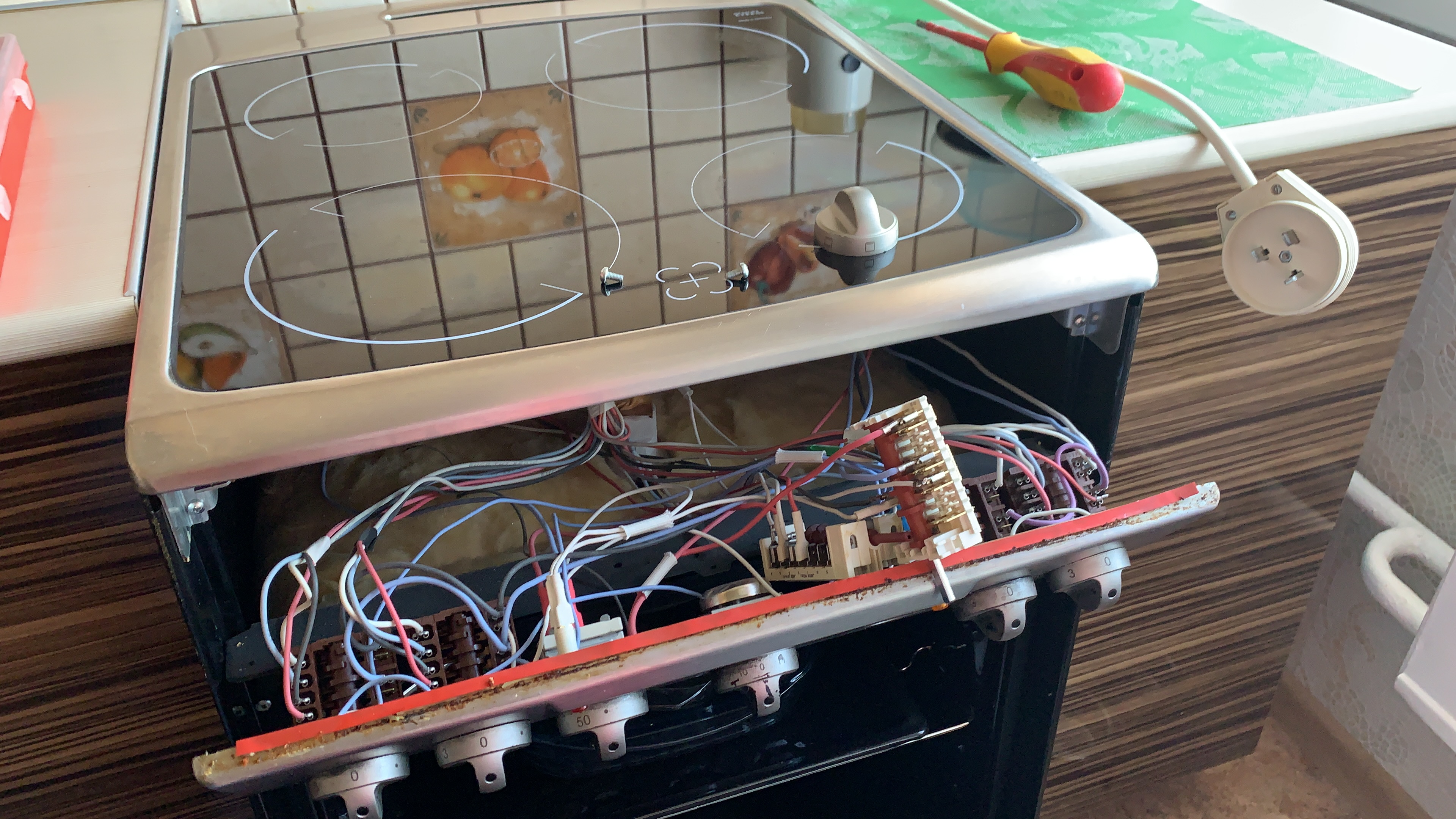 Ремонт духовки электроплиты Hansa